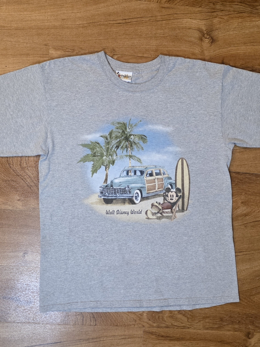Vintage Walt Disney World Mickey Mouse Vacation Beach Graphic T Shirt
